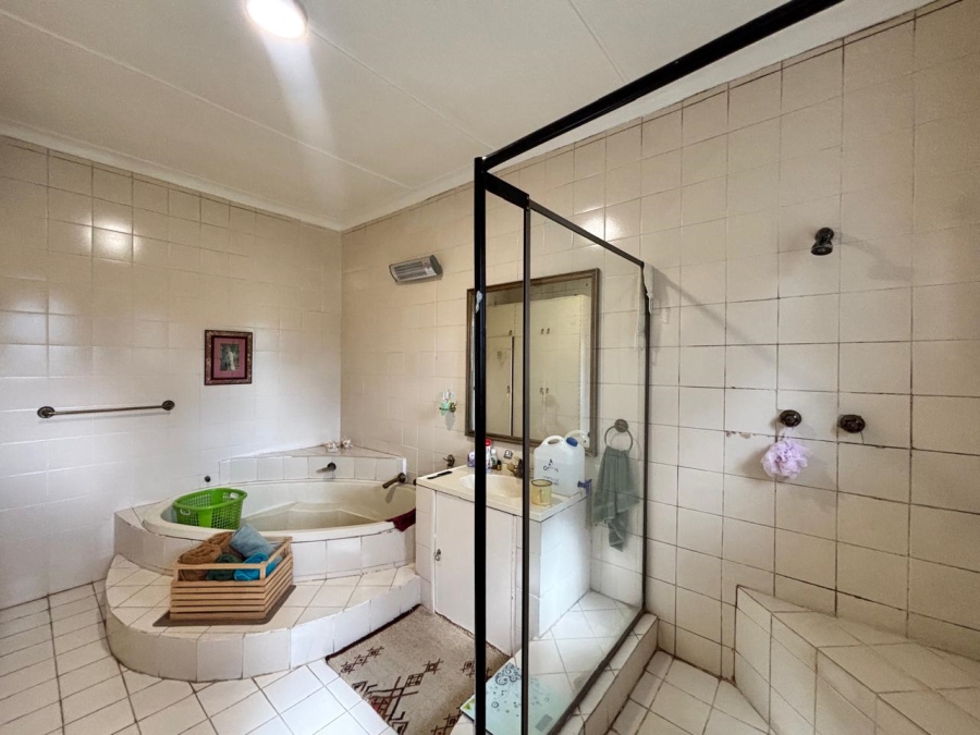 4 Bedroom Property for Sale in Parys Free State